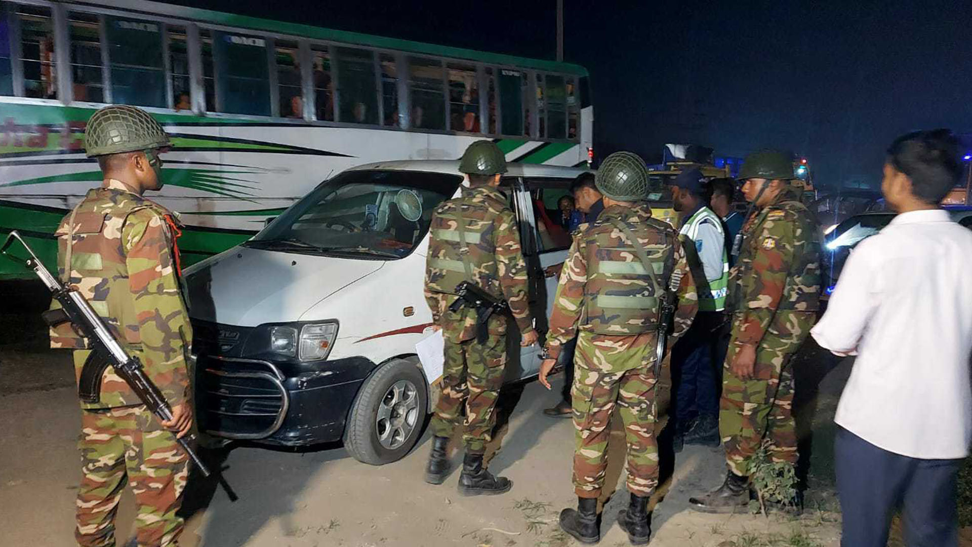 ঈদযাত্রায় রেলপথ-মহাসড়কে স্বস্তি